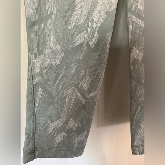 Lululemon HR Leggings - Picture 3 of 14